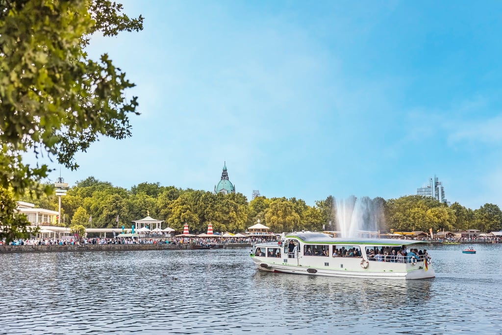 Maschseefest mit ÜSTRA- Maschseeflotte.