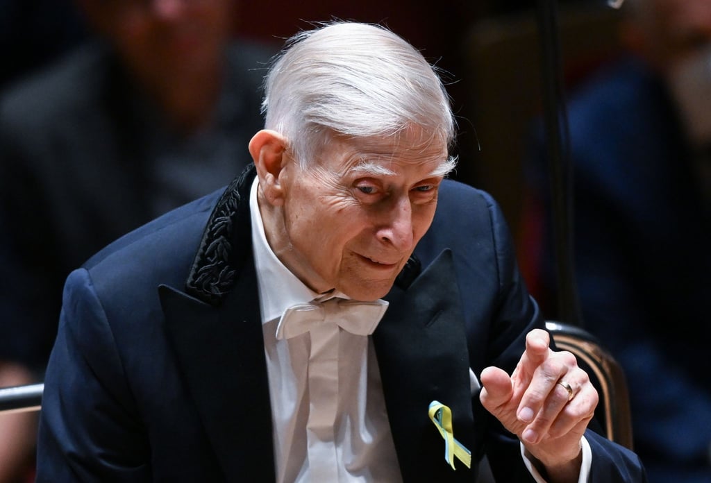 Der Musiker und Dirigent Herbert Blomstedt dirigiert das Große Concert im Gewandhaus in Leipzig.