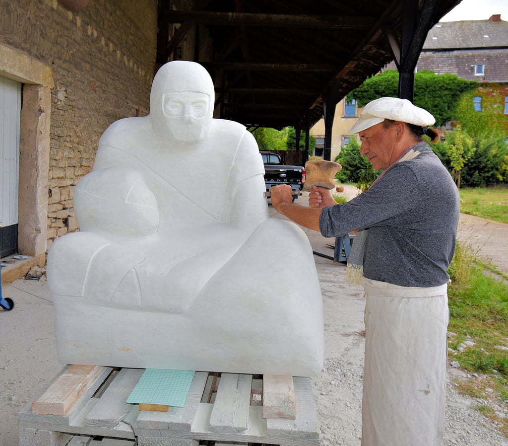 Huber & Schlögel Gmbh Steinmetz + Bildhauer Kunst: Neue Skulptur von Bildhauer aus Egeln