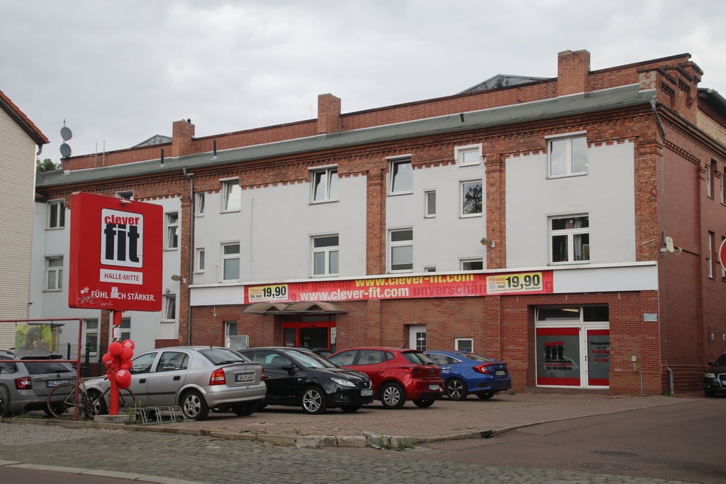 In diesem Fitnessstudio in der Burgstraße haben sich die Diebstähle aus Spinden ereignet. Auch in Neustadt sind die Spinde nicht sicher.