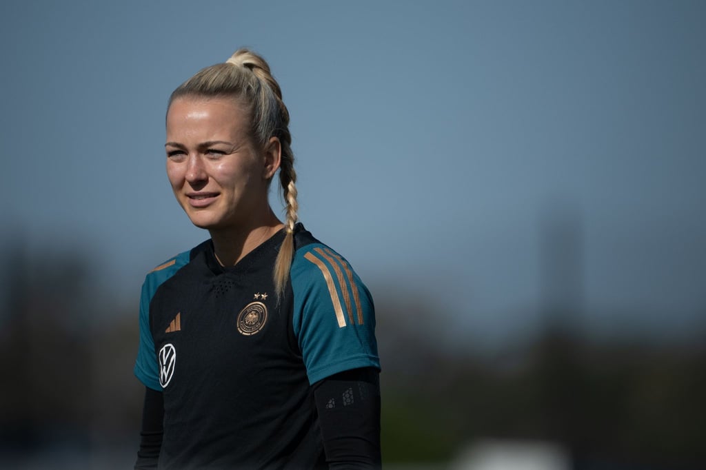 Torhüterin Merle Frohms auf dem Trainingsplatz.