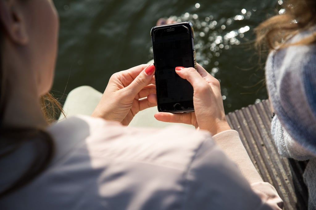 Achtung, Schweiz! Ein schönes Reiseland, aber wer dort unbedarft sein Handy nutzt, kann in der Kostenfalle landen.