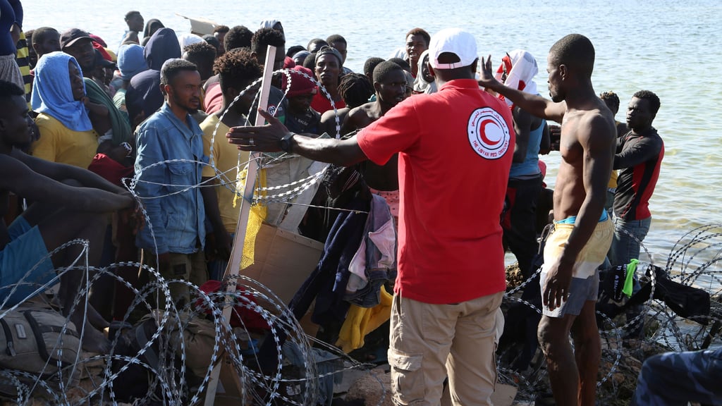 Flüchtlinge, die in Europa angekommen sind. Burgs Stadtrat und Bürgermeister fordern in einer Resolution an Bundeskanzler auch sichere Grenzen.