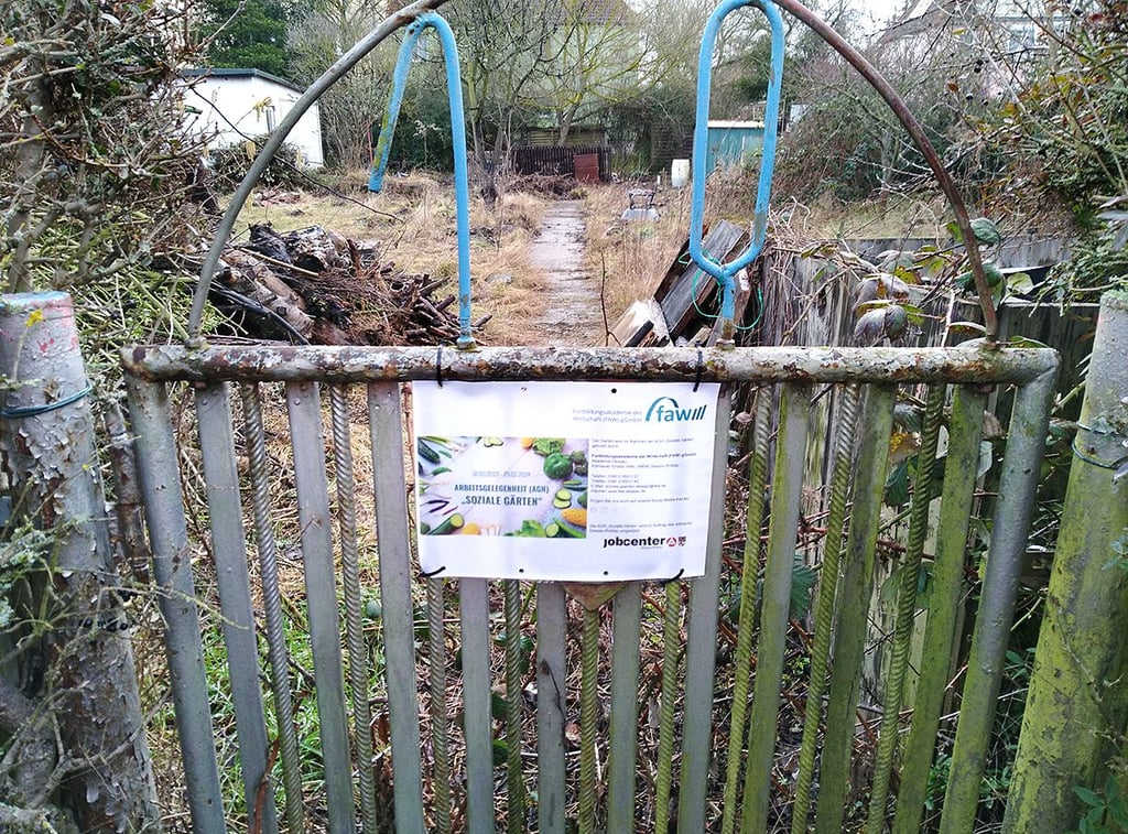 So sah es im Garten am Beginn der Maßnahme im März aus.
