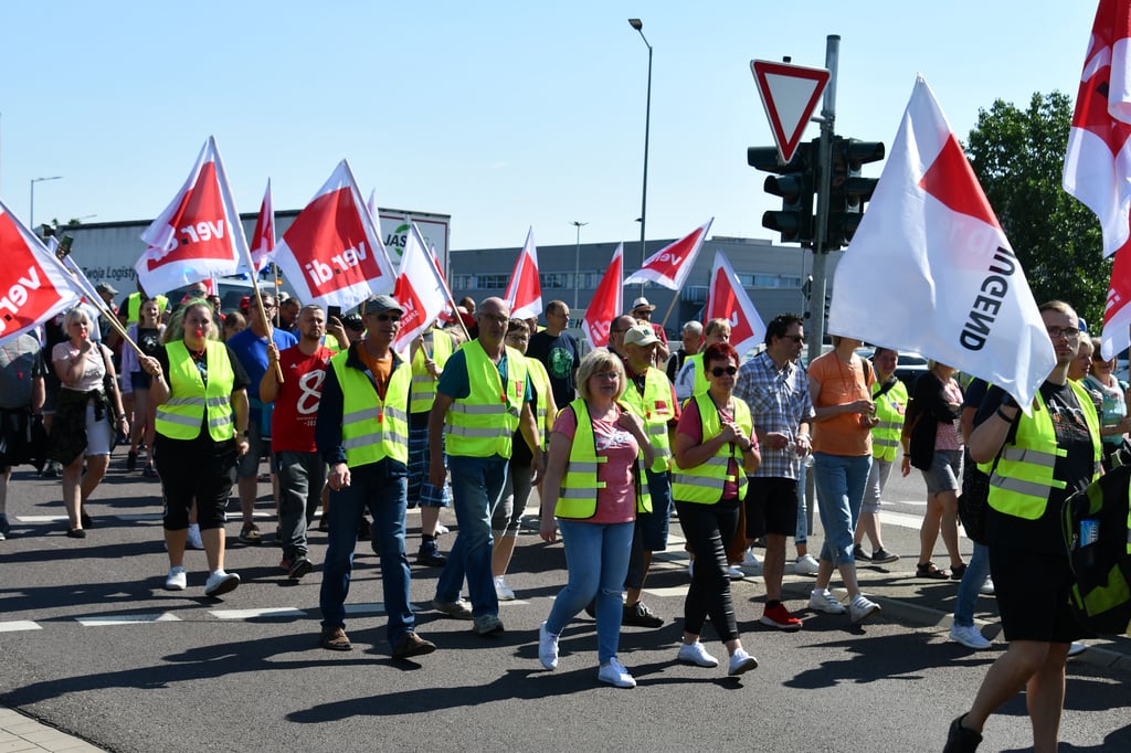 In den vergangenen Wochen hatte es bereits mehrere von Verdi organisierte Warnstreiks bei Hermes Fulfilment in Haldensleben gegeben.