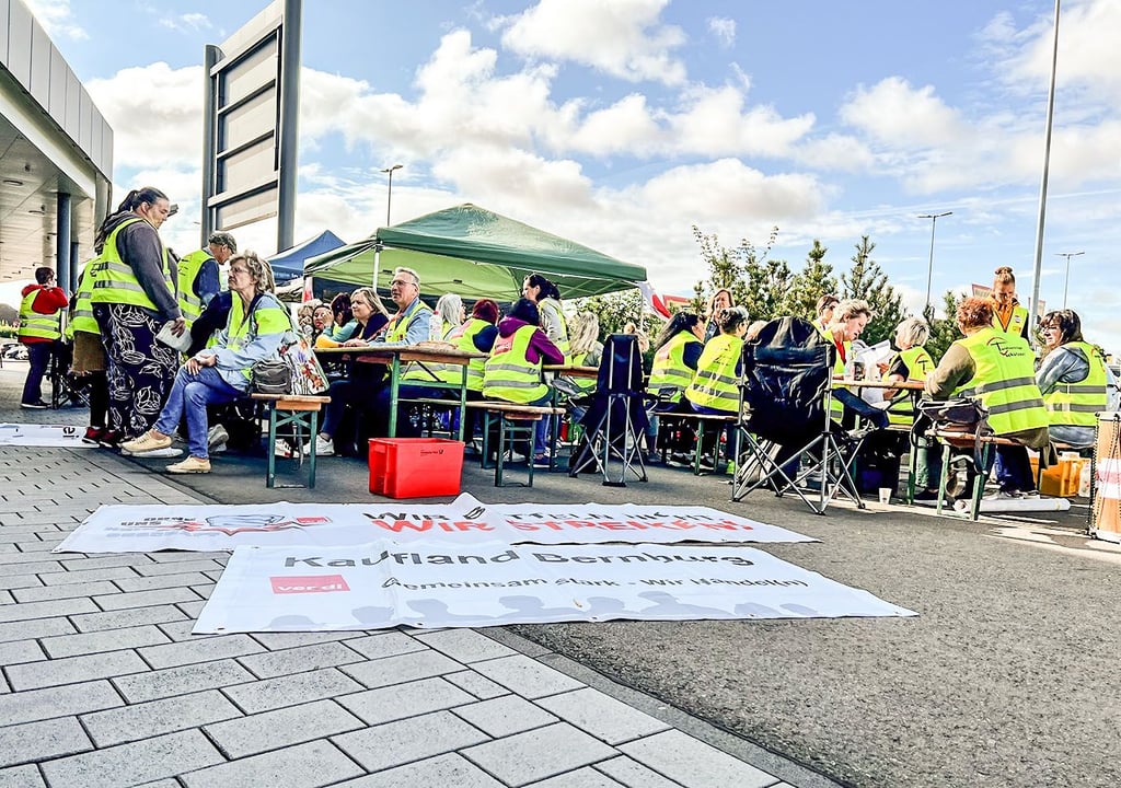 Für Gründonnerstag vor Ostern hat die Gewerkschaft Verdi zum bundesweiten Streik bei Lidl und Kaufland aufgerufen. Bereits in der Vergangenheit wurde vor Kaufland in Aschersleben gestreikt.
