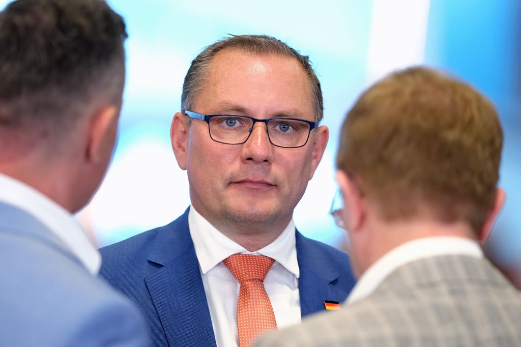AfD-Bundessprecher Chrupalla am Freitag beim Bundesparteitag in Magdeburg.