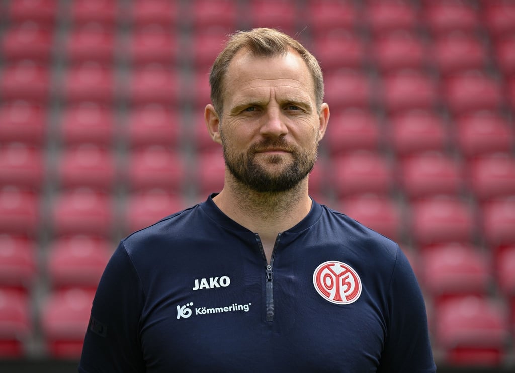 Der Mainzer Cheftrainer Bo Svensson tippt, dass Bayern München erneut Meister wird.