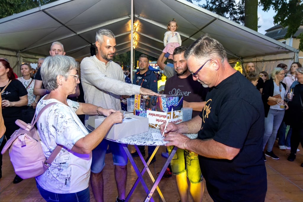 Alle fünf Teilnehmer hatten ihre Wettbewerbssongs präsentiert. Danach folgte die Stimmabgabe. 1069 Besucher haben sich beteiligt.