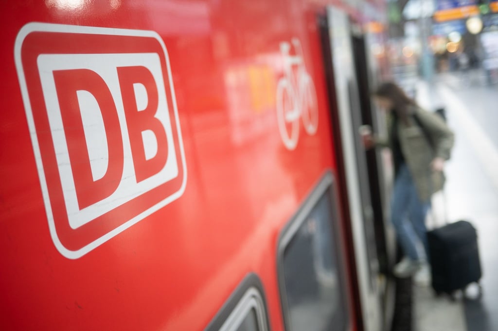 Seit Mai können Menschen in Deutschland für 49 Euro im Monat den öffentlichen Nahverkehr nutzen.