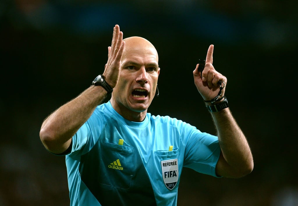 Beklagt einen Verfall des Benehmens im Fußball: Howard Webb.