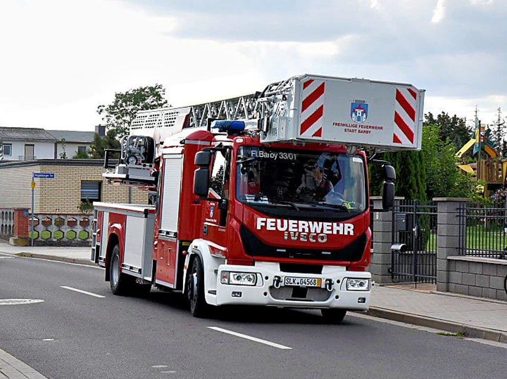 Nach achtstündiger Fahrt von Ulm fährt „die Leiter“ in Barby ein.