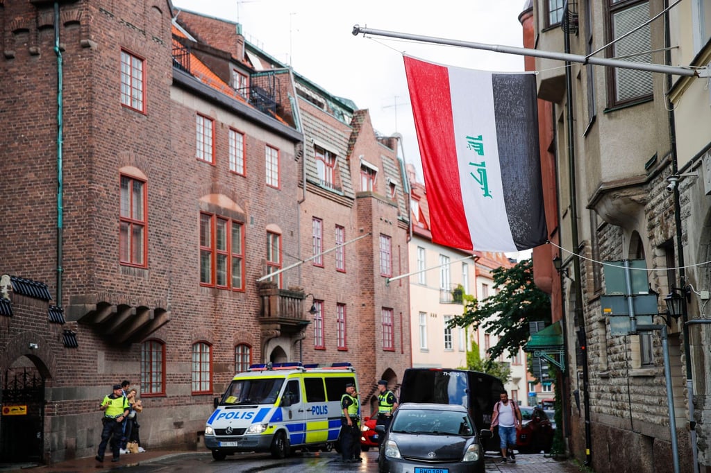 Polizeieinsatz vor der irakischen Botschaft in Stockholm am 20. Juli: Es stand eine Protestaktion bevor, bei der ein Koran und eine irakische Flagge verbrannt werden sollten.