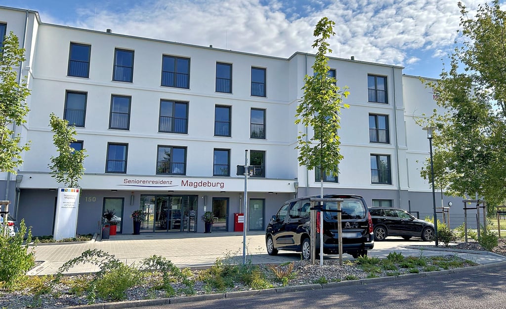 Seit Mai 2022 gibt es die Seniorenresidenz im Bruno-Taut-Ring in Magdeburg-Olvenstedt. Mit ihrem Hotelcharakter will sie sich von anderen Heimen abheben. Fast 100 Zimmer sind noch frei.