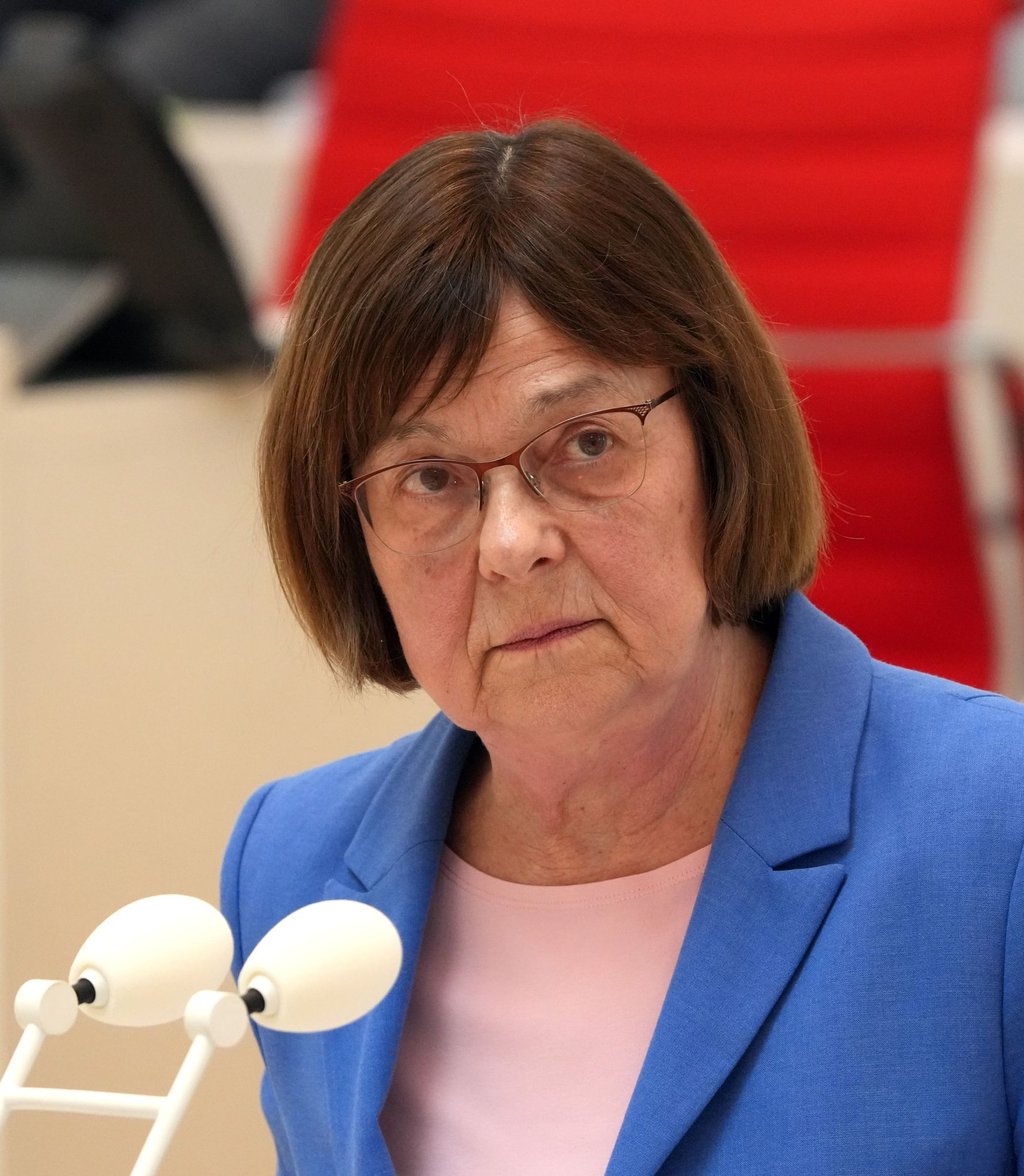 Ursula Nonnemacher (Bündnis 90/Die Grünen), Ministerin für Soziales.