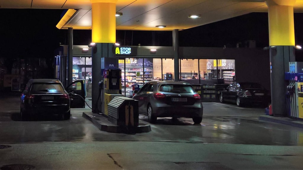 In Leipzig ist eine Tankstelle überfallen worden. (Symbolbild)
