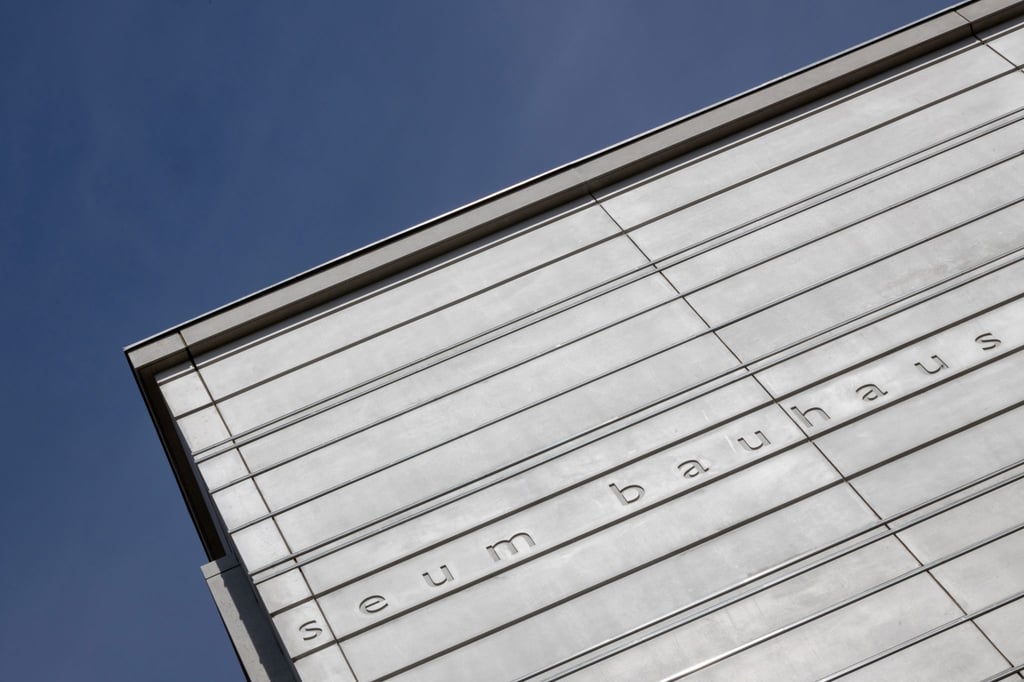 Blick auf das Bauhaus-Museum Weimar.