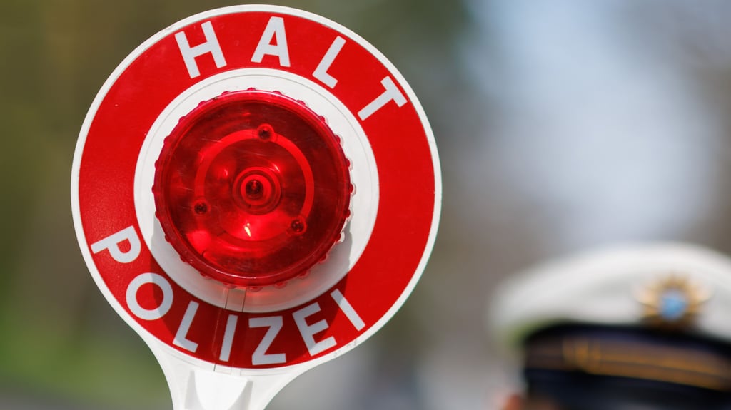 Ein Motorradfahrer ist in Haldensleben vor einer Polizeikontrolle geflüchtet.