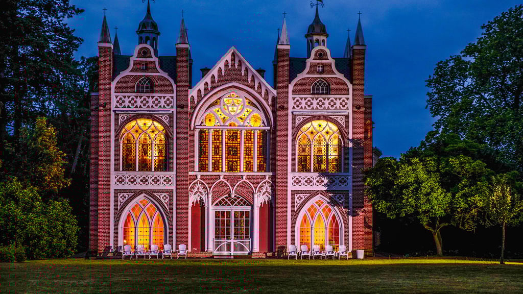 Illumination des Gotischen Hauses im Wörlitzer Park: Das hier war ein Probelauf für den 13. August, dann wird im Gartenreich gefeiert.