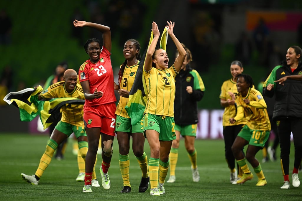 Das Team aus Jamaika feiert nach dem 0:0 gegen Brasilien den Einzug ins Achtelfinale.