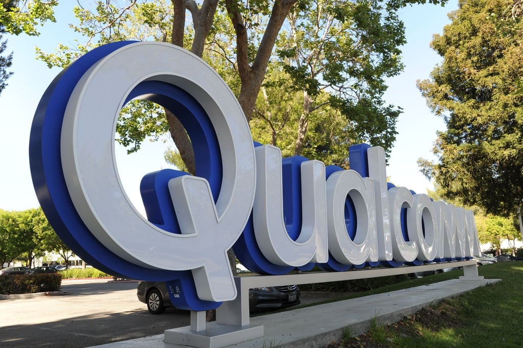 Das Logo von Qualcomm vor einem Standort des Chipkonzerns in Santa Clara.