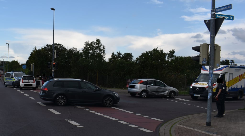 Unfall in der Brenneckestraße in Magdeburg.