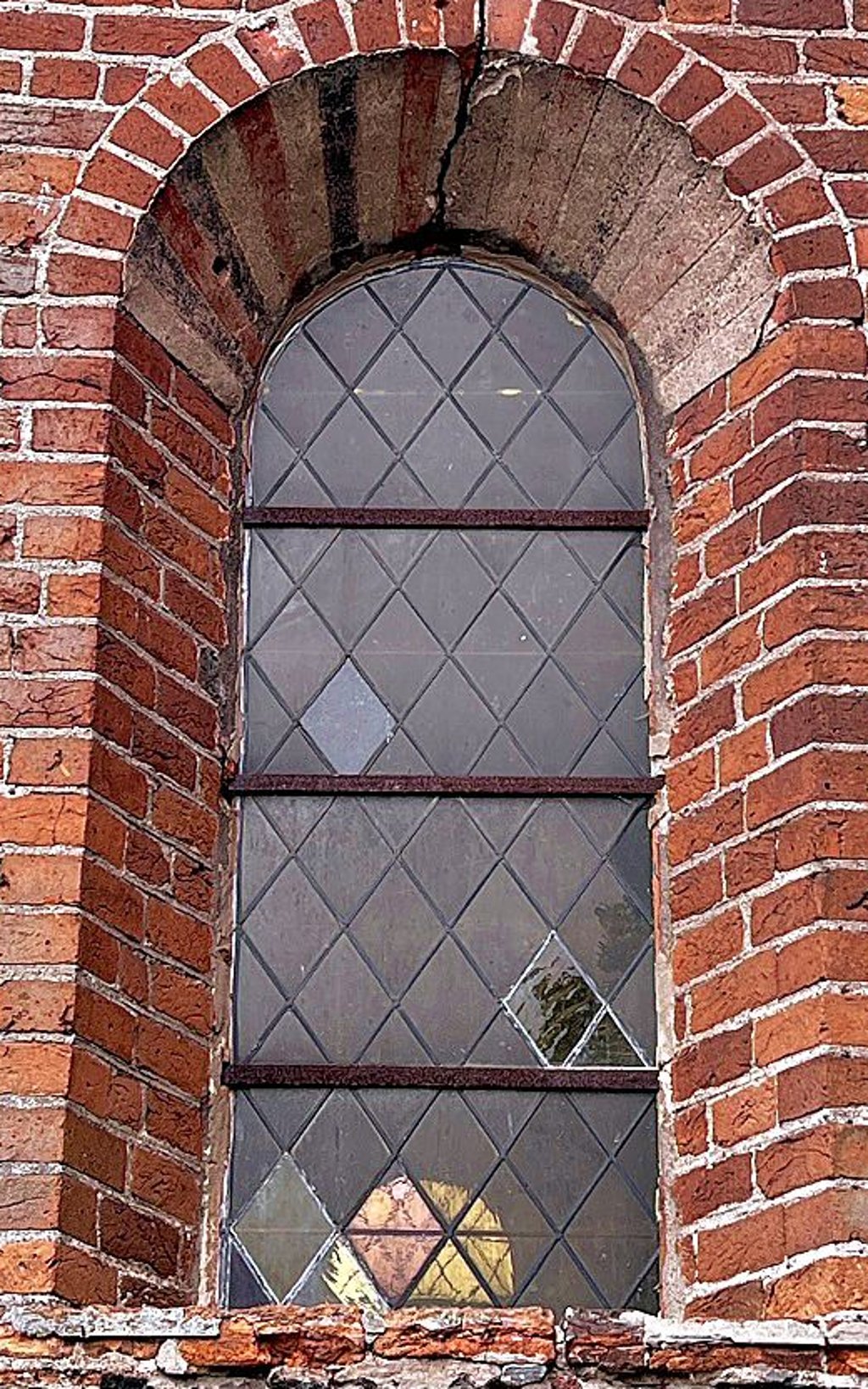 Auch die Kirchenfenster sollen saniert werden.