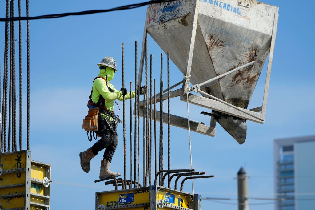 Bauarbeiter in Miami. Die Arbeitslosenquote in den USA sinkt weiter.