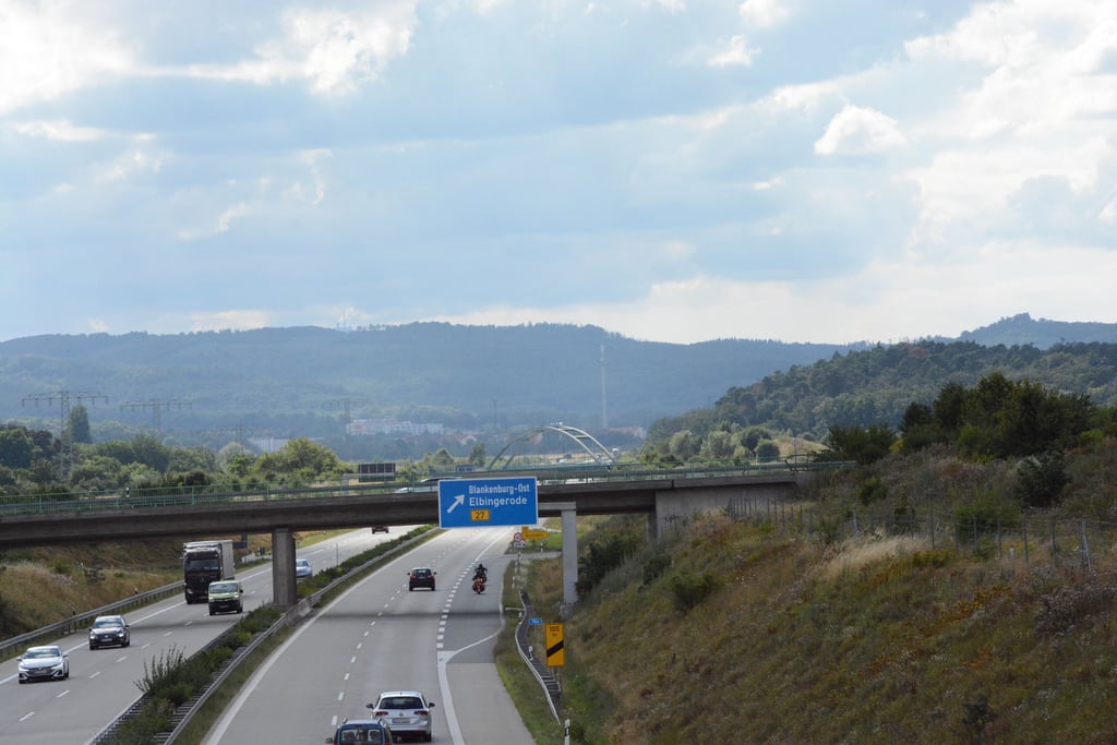 An der Autobahn 36 bei Blankenburg im Harz gab es einen Unfall.