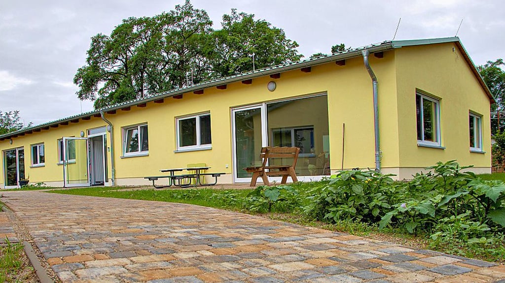 Der Erweiterungsbau hat zwei jeweils 50 Quadratmeter große Gruppenräume für je 20 weitere Kinder.