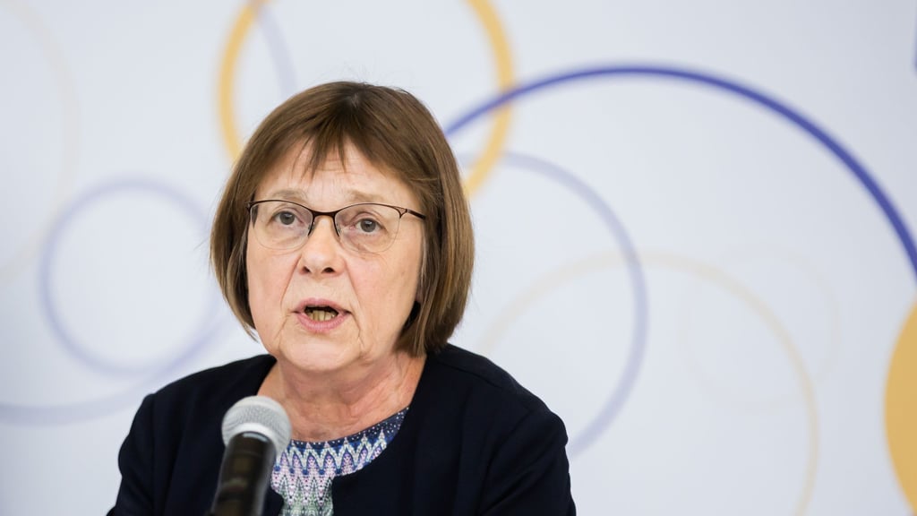 Brandenburgs Gesundheitsministerin Ursula Nonnemacher (Bündnis90/Die Grünen) bei einer Presskonferenz.