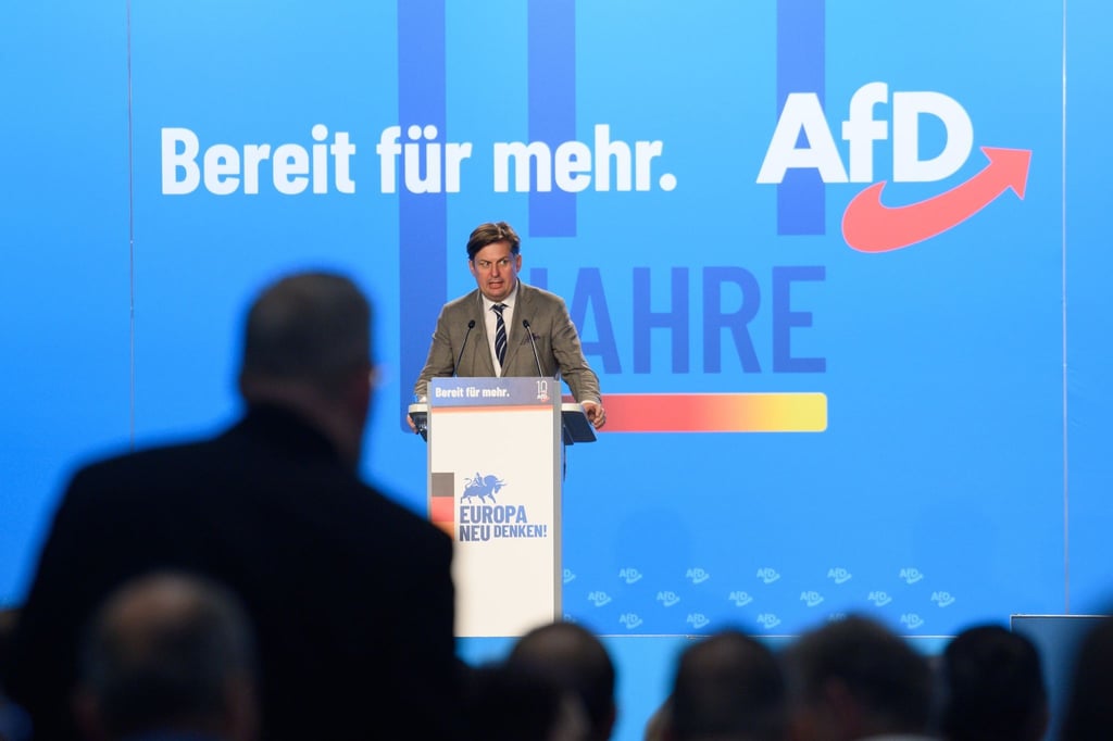 AfD-Spitzenkandidat Maximilian Krah spricht auf der AfD Europawahlversammlung.