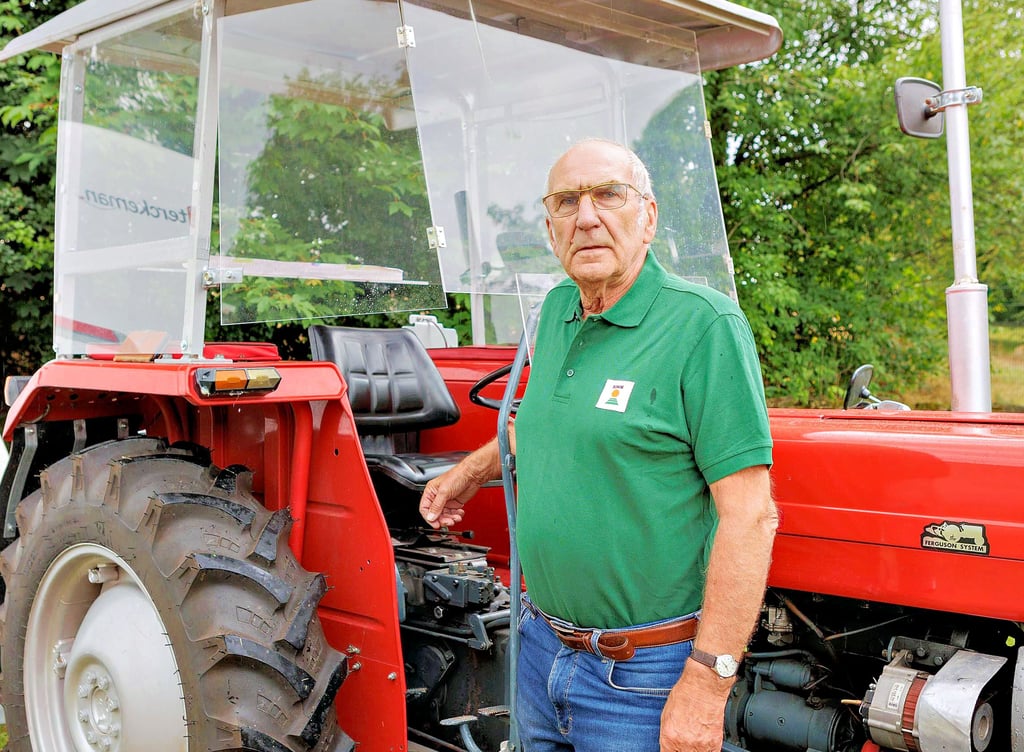 Der 75-jährige Jürgen Lehnert aus Hainichen war mit seinem Enkel Falk mit dem Traktor in Mitteldeutschland unterwegs. Mit seinem Masey Ferguson MF 135 mit 45 PS unternahm er eine knapp 400 Kilometer lange Brauerei-Tour.