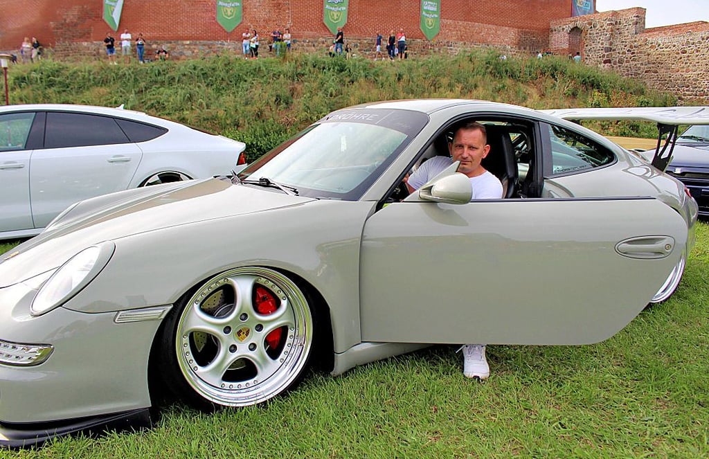 Thorsten Halle aus Beesenlaublingen war mit seinem Porsche 997 Carrera da.