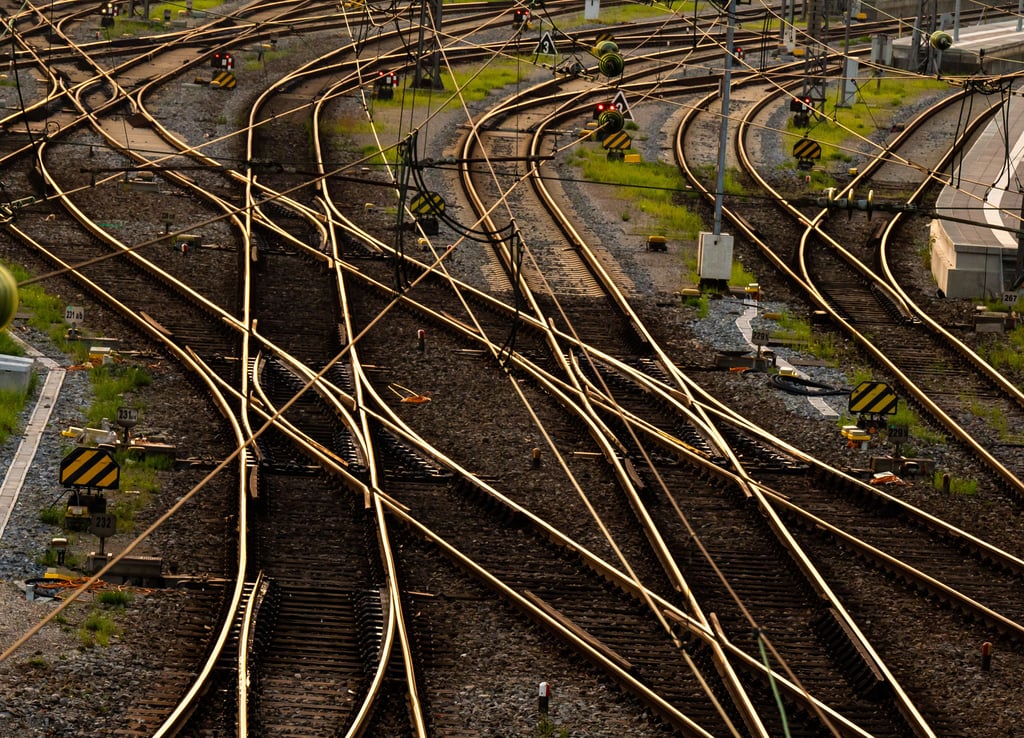 Schwer Verletzter am Gütergleis in der Delitzscher Straße entdeckt.