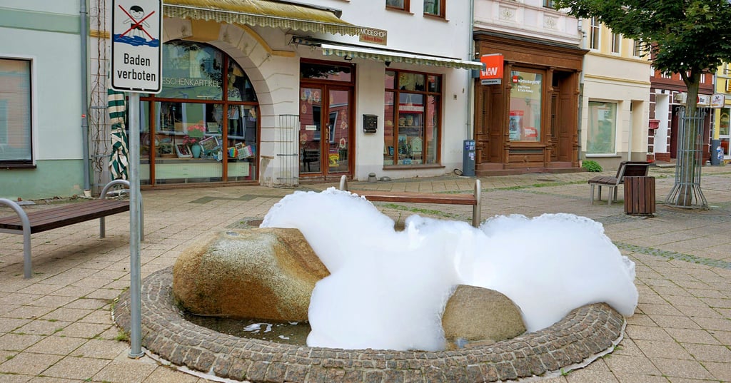 In Wolmirstedt schäumt ein Springbrunnen