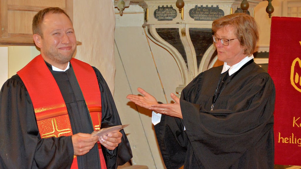 Superintendentin Ute Mertens und Pfarrer Alexander Schwartz während des Festgottesdienstes am Sonntagnachmittag.