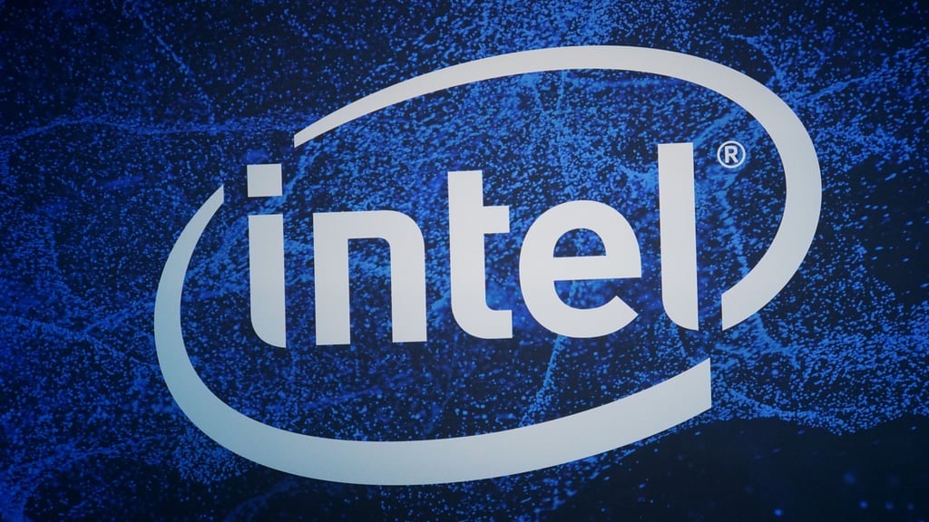 Ein Logo des Chip-Konzerns Intel. Die Ansiedlung des Unternehmens im Raum Magdeburg und Landkreis Börde stellt auch die Gemeinde Hohe Börde vor neue Herausforderungen.