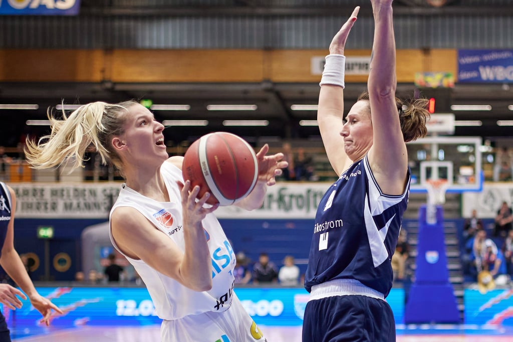 Meret Kleine-Beek (l.) will sich mit dem Gisa Lions MBC anständig aus der Saison verabschieden.