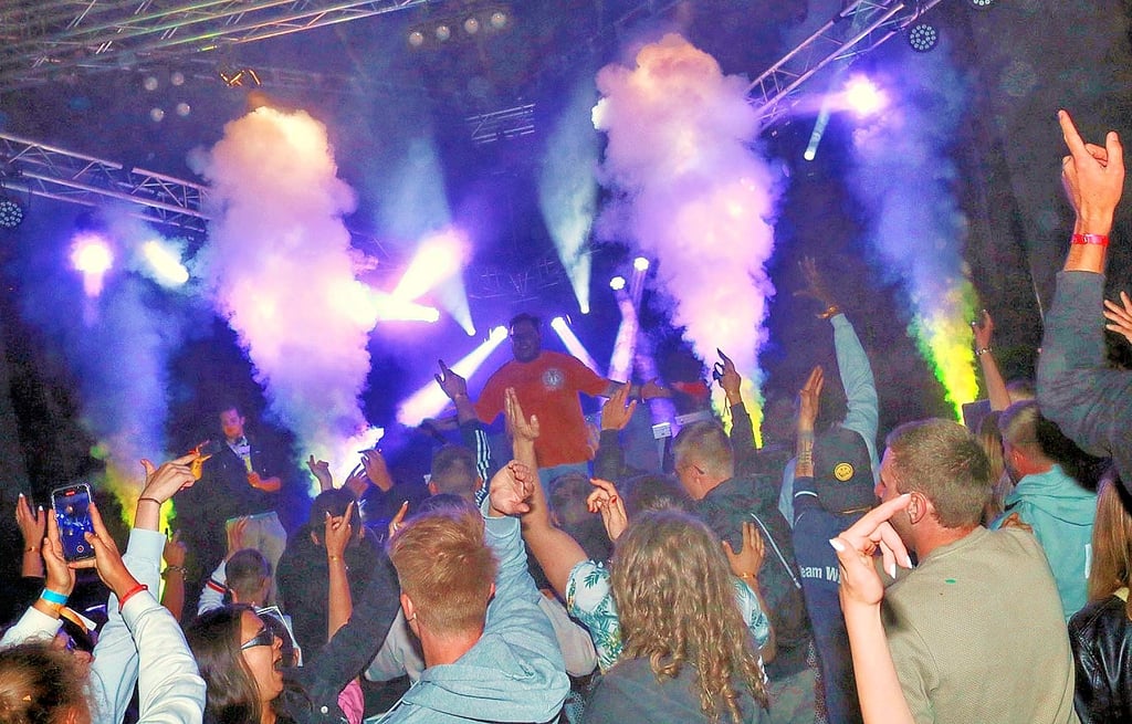 Bei den Veranstaltungen der Freak Out Eventagentur legen die DJ flotte Rhythmen auf.