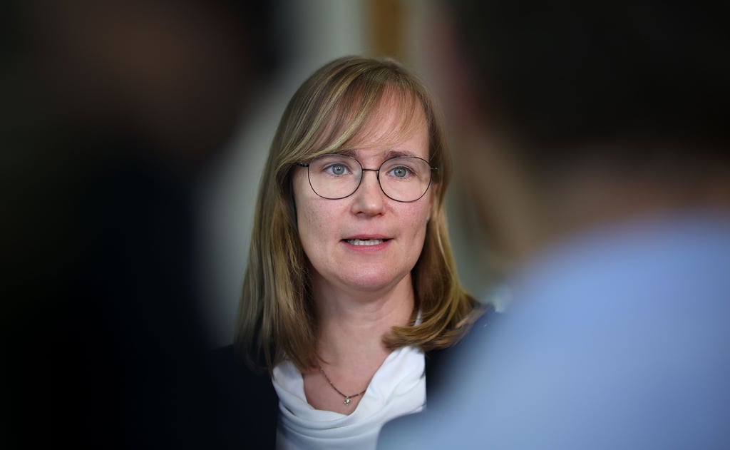 Vertrauen sei „punktuell erschüttert“: Linken-Fraktionschefin Eva von Angern zur geplanten Intel-Ansiedlung in Magdeburg.
