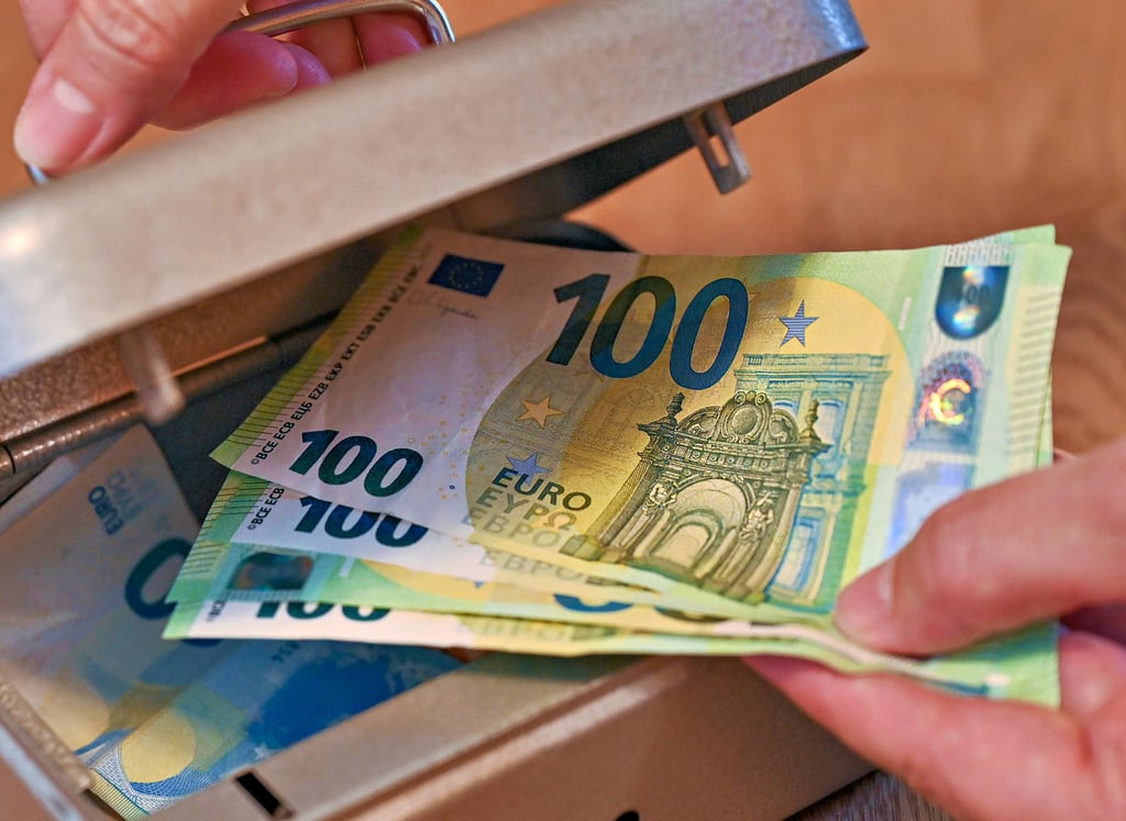 Dem Fraktionsvorsitzenden der AfD im Schönebecker Stadtrat, Steffen Baumann, wird vorgeworfen, Geld veruntreut zu haben. Er selbst bestreitet die Vorwürfe vehement.
