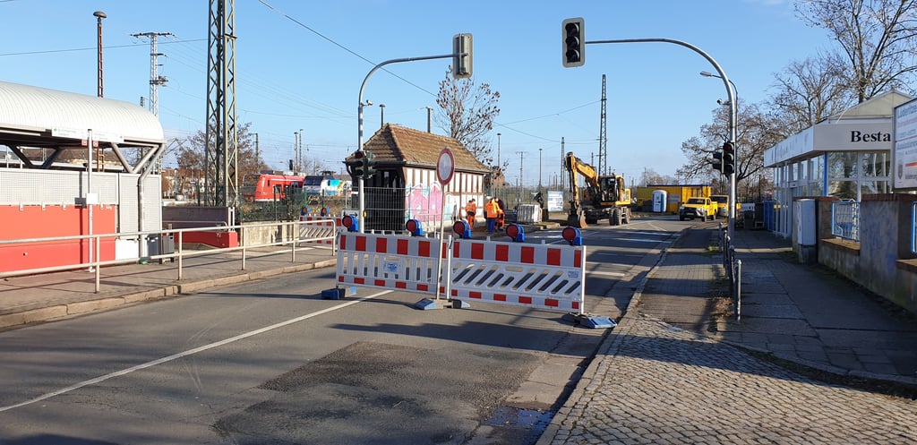 Die Lüderitzer Straße in Stendal ist gesperrt. Der Röxer Tunnel wird verschlossen.