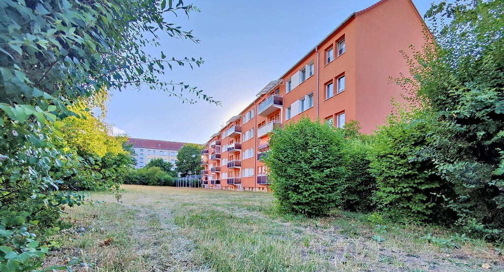 Hier, an der Johannes-R.-Becher-Straße im Weißenfelser Westen, ist ein mutmaßlicher Einbrecher bei Auseinandersetzungen mit der Polizei erst ohnmächtig geworden und zwei Tage später im Krankenhaus gestorben.