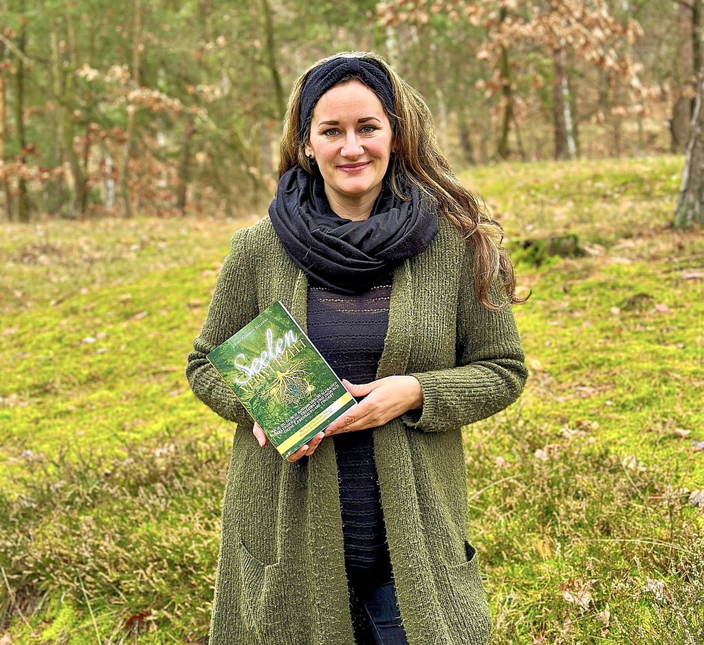 Maria Killinger hat ihr erstes Buch "Seelenverwurzelt" herausgegeben.