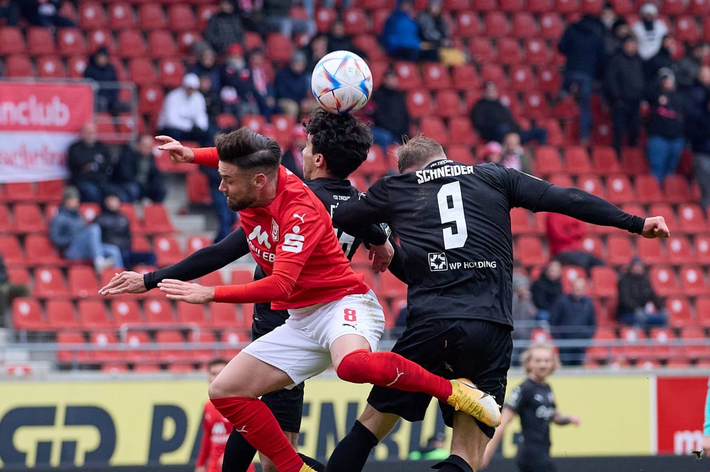 Reichlich Kampf zwischen Halleschem FC und FSV Zwickau im Ost-Duell der 3. Liga.