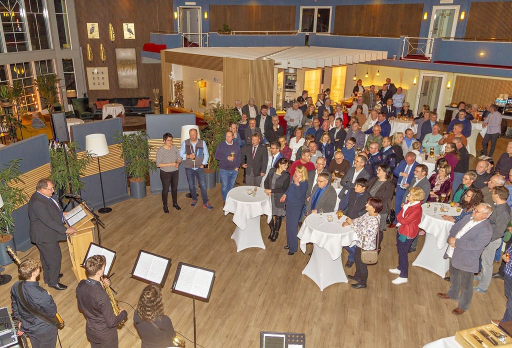 Rund 130 geladene Gäste nahmen am ersten Neujahrsempfang der Stadt Osterfeld seit Corona im Hotel Amadeus teil.