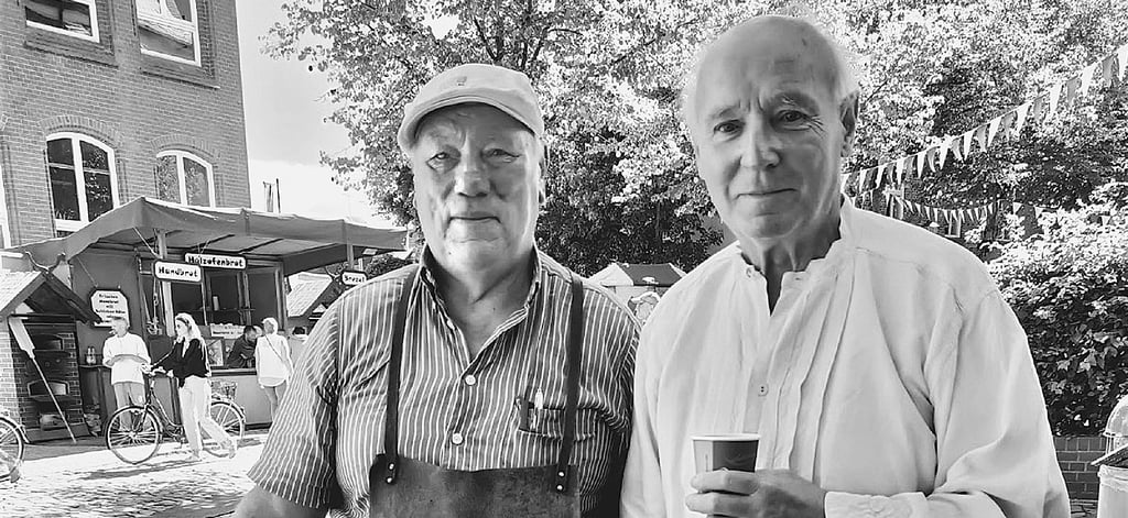 Der Arbeitskreis Salzwedeler Altstadt (ASA) trauert um den Verlust seiner langjährigen Mitglieder, den Schmiedemeister Bruno Sill (links) und Ofenbaumeister Erwin Müller.