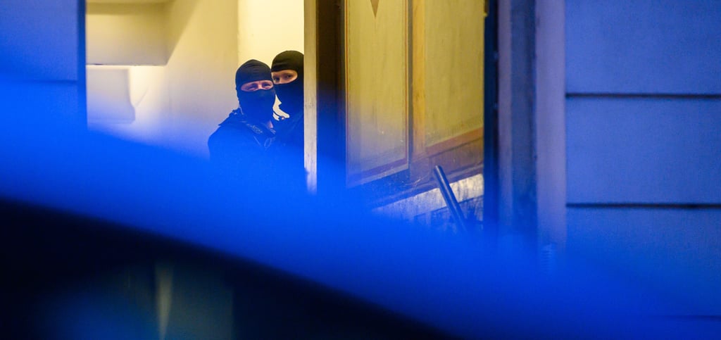Mecklenburg Vorpommern: Polizei Entdeckt Waffen & Sprengstoff: Droht Jetzt Gefahr? - 4mebmhu