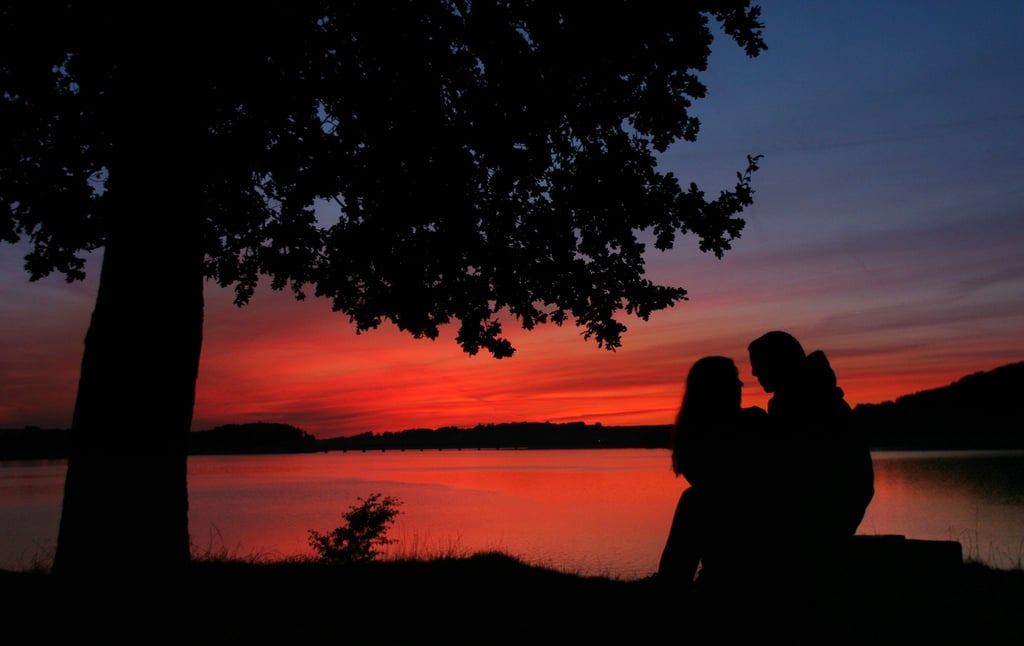Gegen das Gefühl der Machtlosigkeit: Hat der Partner oder die Partnerin Depressionen, ist eine Auseinandersetzung mit der Erkrankung wichtig.